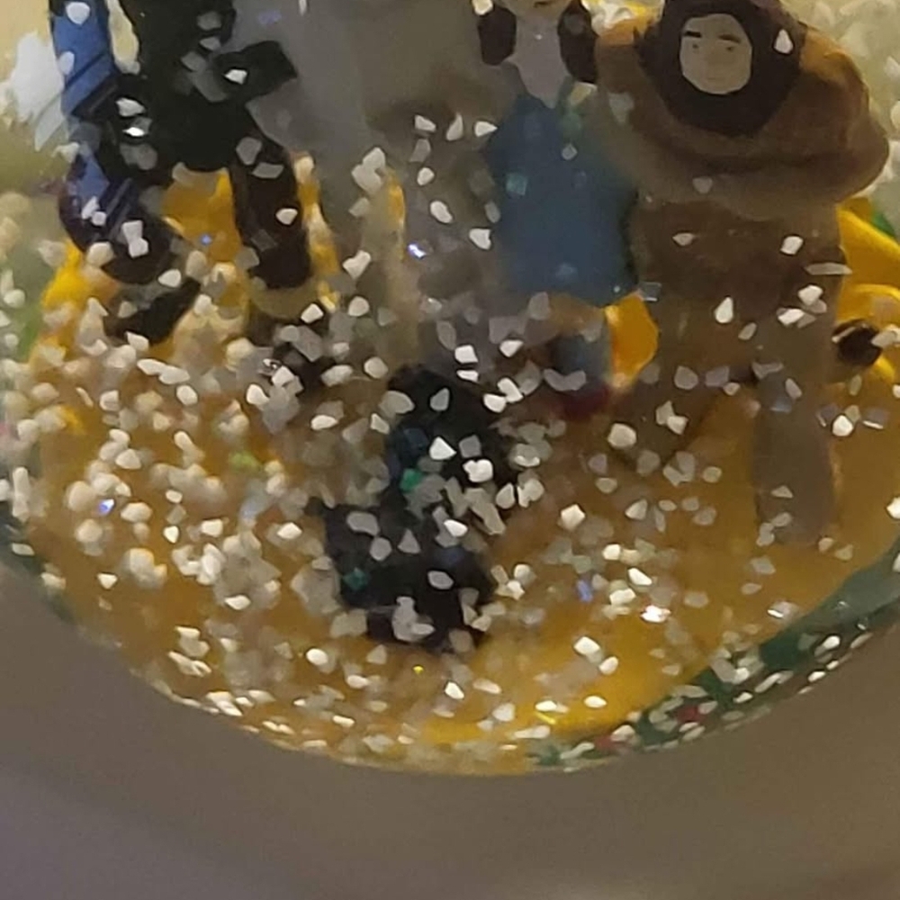 SNOW BABIES COLLECTABLE Wizard of Oz Snow Globe with Characters - Picture 5 of 9